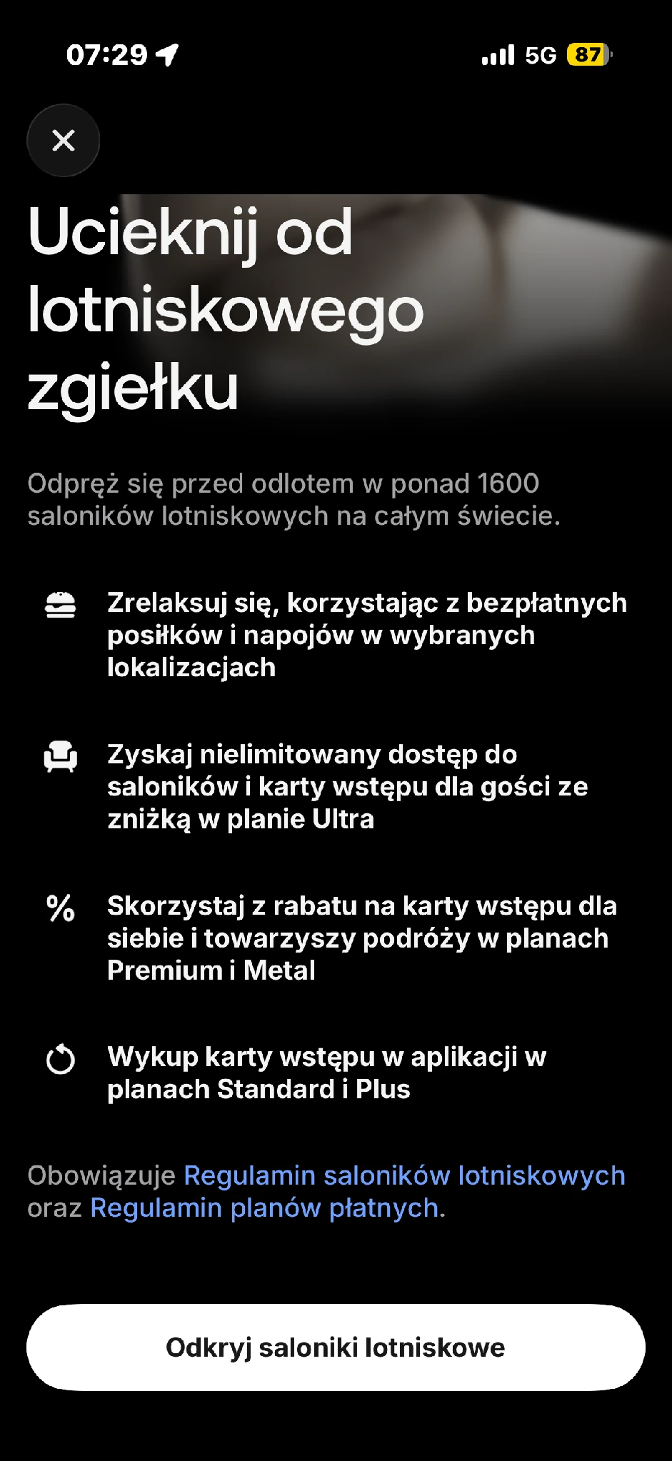 Oferta pozwala wyszukać salonik przed podróżą.